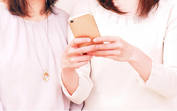 友達に"彼氏"の自慢をよくする女性