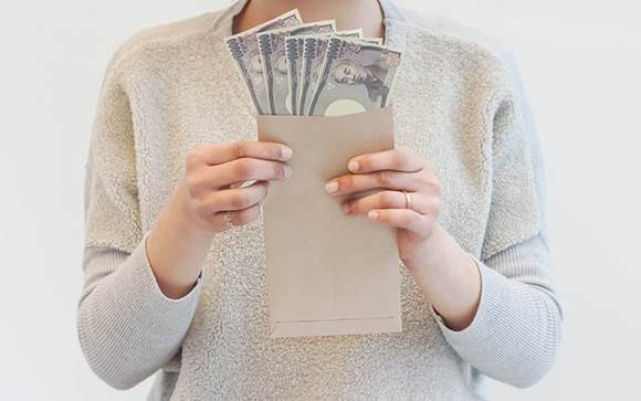 どうしてもその男性がいいのなら、金銭的困難を乗り越えよう