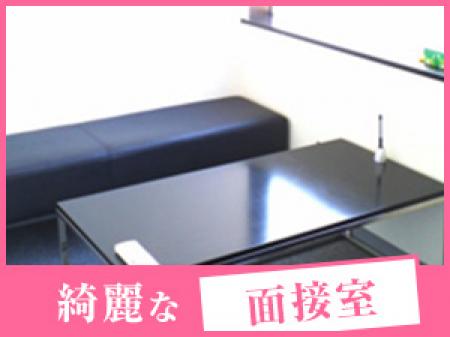 綺麗な面接室で!