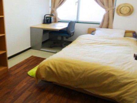 簡易間仕切ではない完全な個室なのでリラックスして待機できます!
