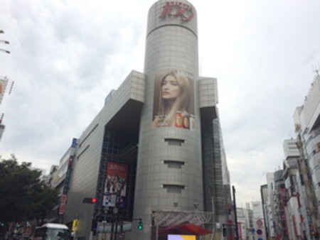 渋谷109の左側の坂が「道玄坂」です(*^-^*)