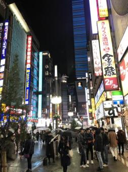 月に1.2回、都内に1泊2日で出稼ぎ撮影があり、1泊2日で15万以上