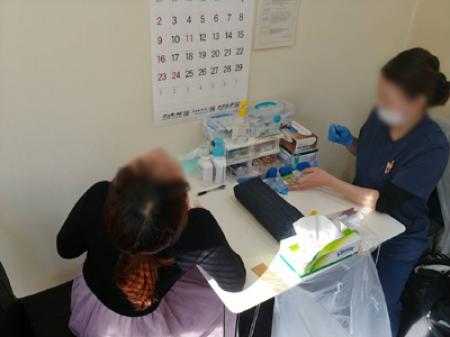 毎月の出張性病検査の様子②